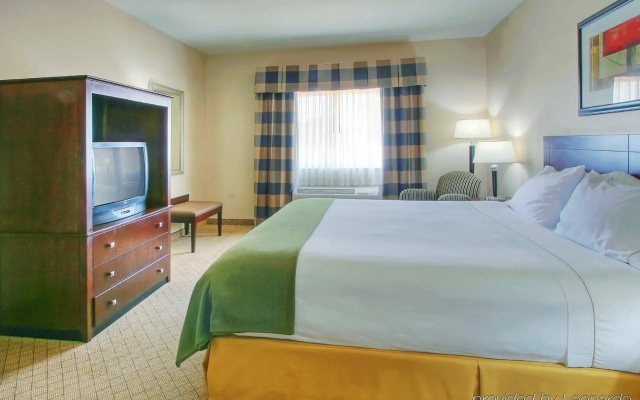 Holiday Express & Suites Portales by IHG