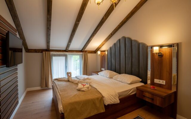 Poison Garden Suite & SPA