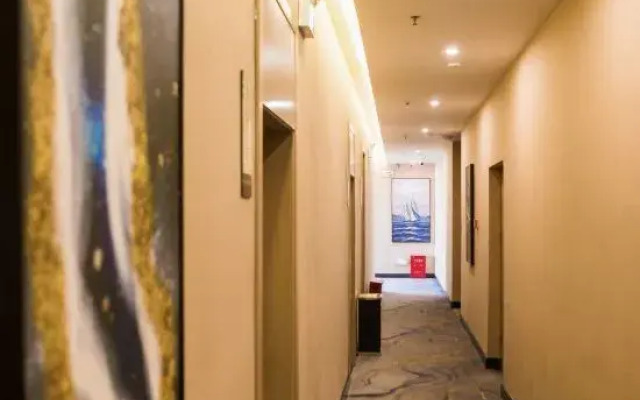 857 E-sports Hotel (Nanyang Dream Island Baihe Holiday Park)