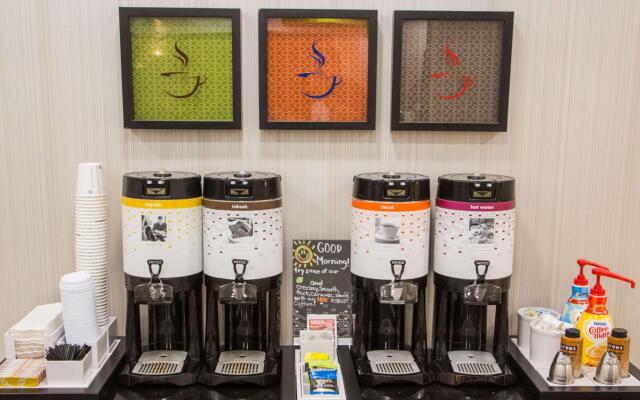 Hampton Inn & Suites Nashville-Airport