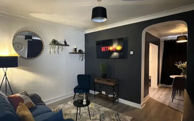 Gms Luxury House in Chatham