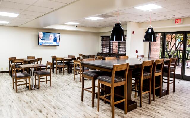Four Points by Sheraton Greensboro Airport