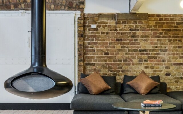 Skyline Water Front Penthouse Apartment