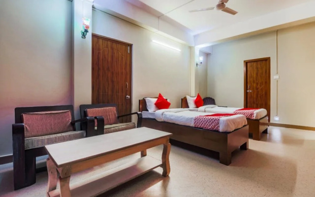 Oyo 18670 Sanctum Guest House