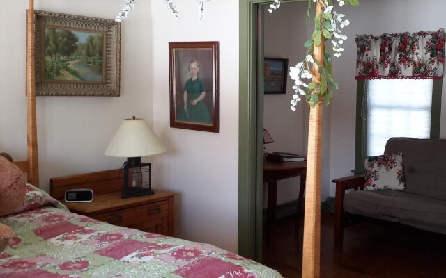 The Inn at Buck Hollow Farm