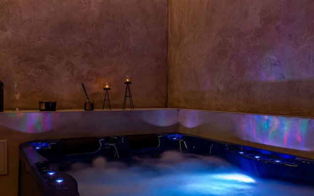 Luxury Hedone Apartment with Private SPA Zone