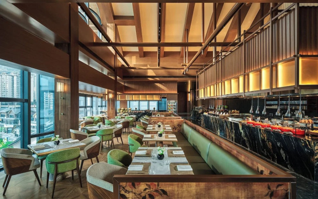 Hualuxe Chongqing Wushan by IHG