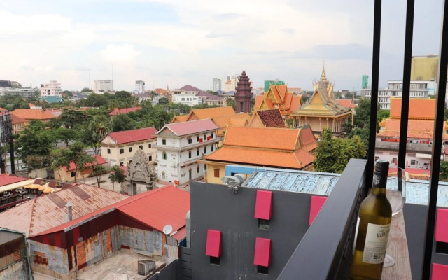 CHECK inn Phnom Penh BKK 1