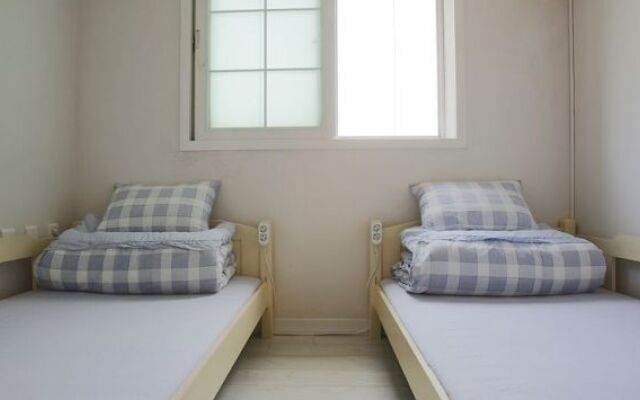 Garosu Stay - Hostel