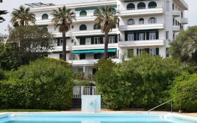 Apartment in Antibes With Shared Pool