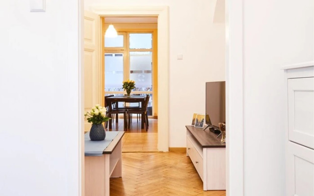 Kings City - Zyblikiewicza Apartment
