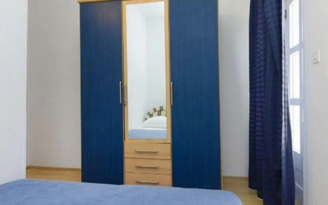 Vince - Free Parking - A1 Žuti