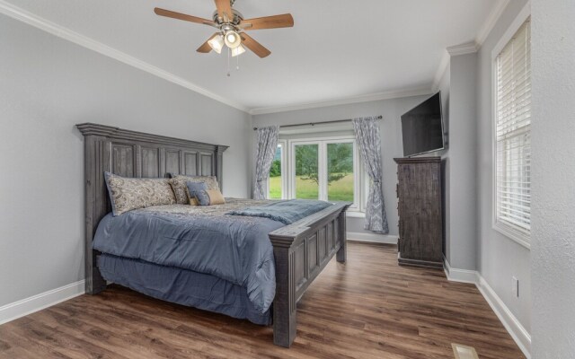 Southern Charm 8 Bedroom Home by Redawning