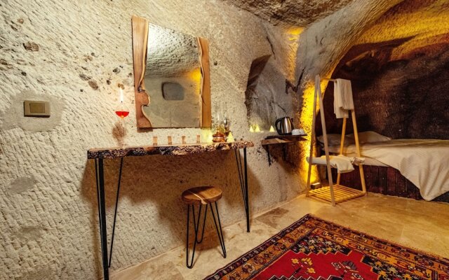 Crassula Cave Hotel