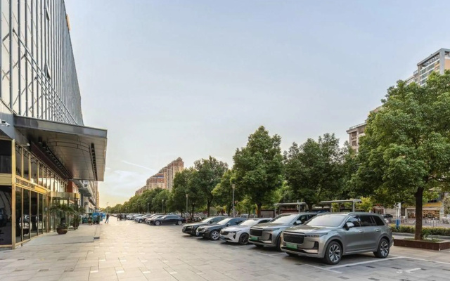 Huainan Gymnasium Industry and Trade Vocational and Technical College JAMES JOYCE COFFETEL – Outside – Huainan