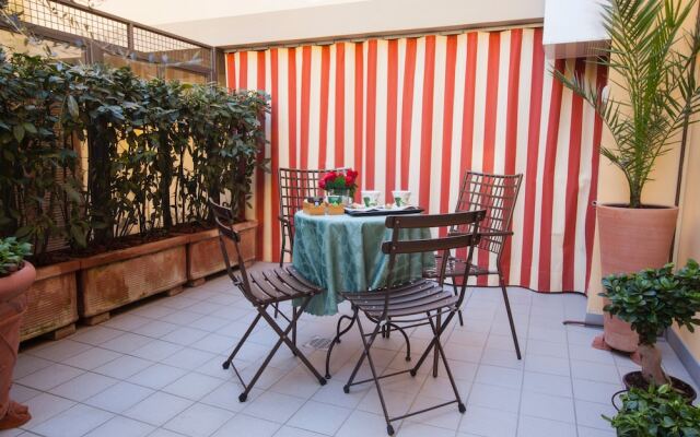 The Golden House Florence Suite