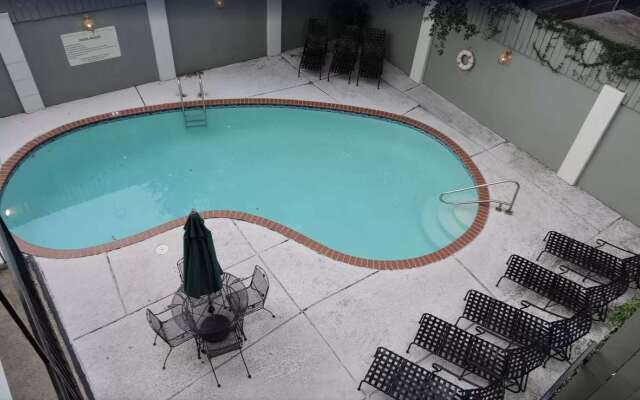 French Quarter Suites Hotel