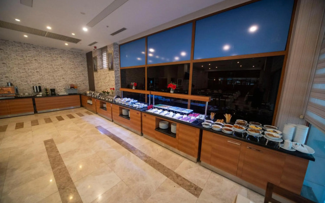 Grand Itimat Hotel