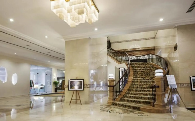 Rex Hotel