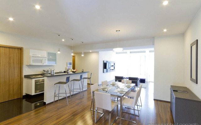 Plaza Suites