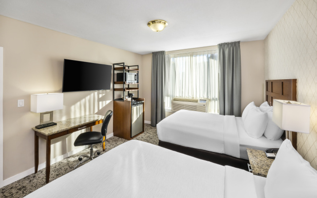 Quality Inn & Suites - Image 7