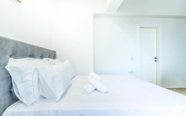 Elegant Suite 1 Near the Beach