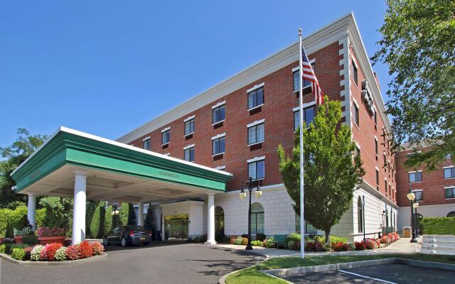 Hampton Inn & Suites Rockville Centre