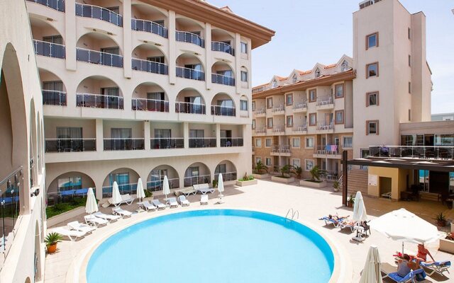 Side Aluna Hotel