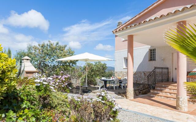 Comfortable Villa near Lloret De Mar with Private Pool