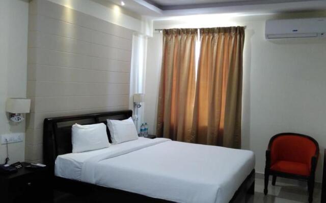 Hotel Raj Vista - Suites & Convention