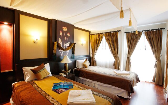 Mirth Sathorn Hotel