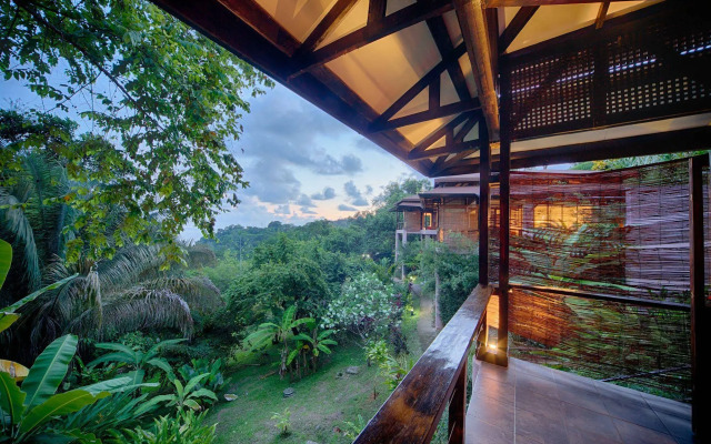 Tiki Villas Rainforest Lodge & Spa