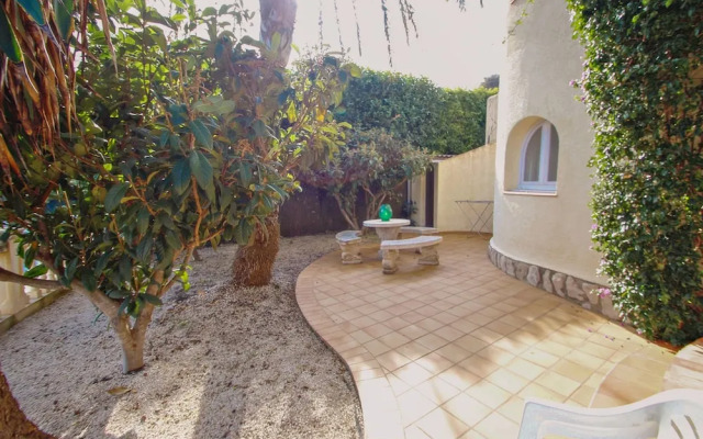 May - pretty holiday property with private pool in Benissa