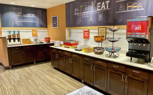 Hampton Inn & Suites Deland