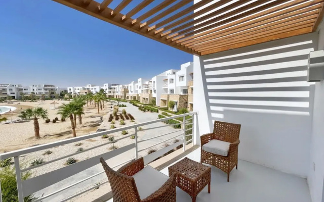 Xuru Stays I Charming & Beautifully Styled 3bdr @ Swan Lake Gouna