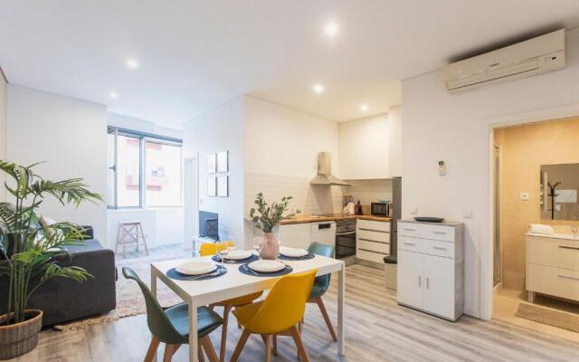 Seaside 1BR Flat w/ AC in Matosinhos by LovelyStay