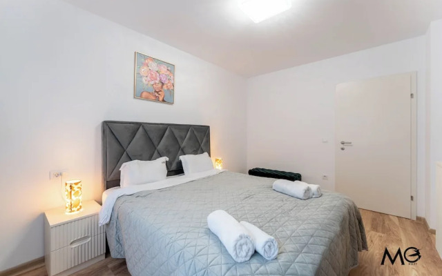 MoHost Sabina - Luxury with Balcony