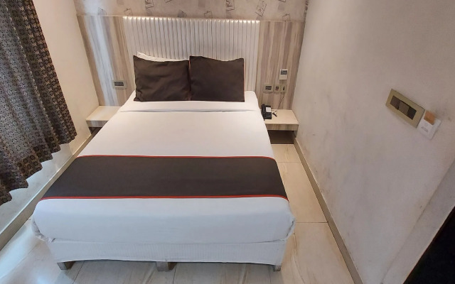 OYO 7130 Hotel Broadway