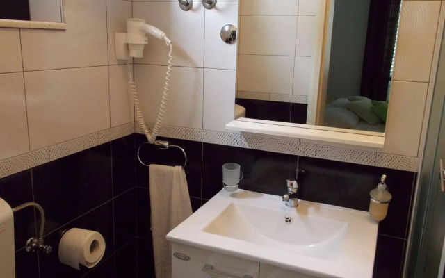 Jele Rooms