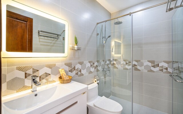 The Royal Hotel Apartment - Phu My Hung