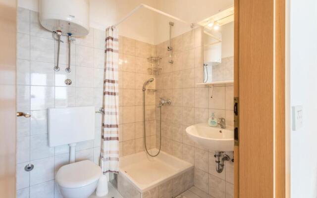 Apartments and rooms Vedra