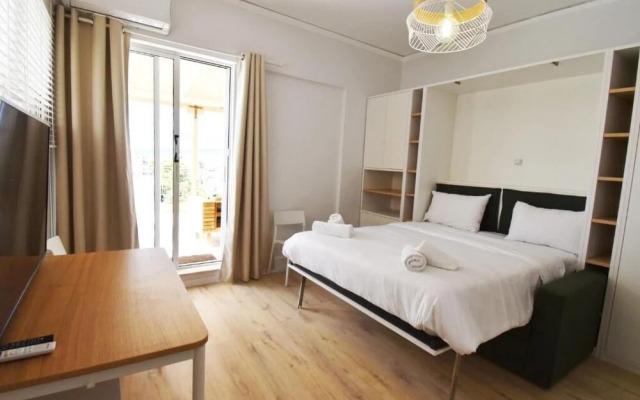 Penthouse Nea Smirni