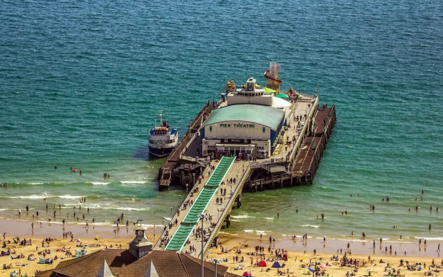 Premier Inn Bournemouth East Cliff