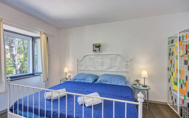 Blue Studio Apartment