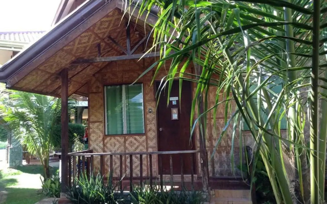 Larville Pool Garden Resort & Restaurant