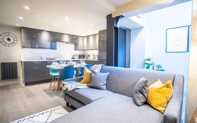 Luxe Pristine 2BR near Buckingham Palace