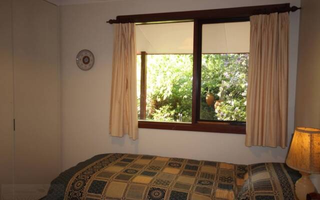 Rosella Retreat