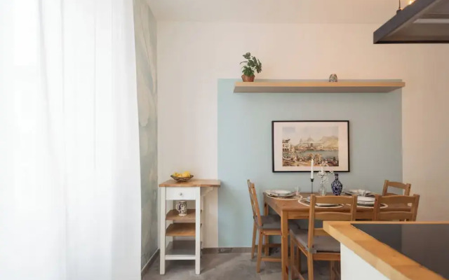 Old Court Hideaway by Rent all Como