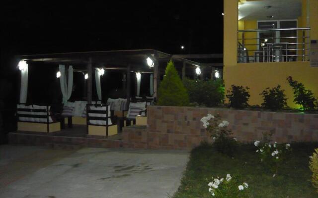 Victory Apartments Hotel