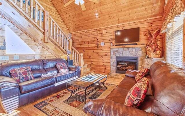 Smoky Mountain Retreat - Five Bedroom Cabin
